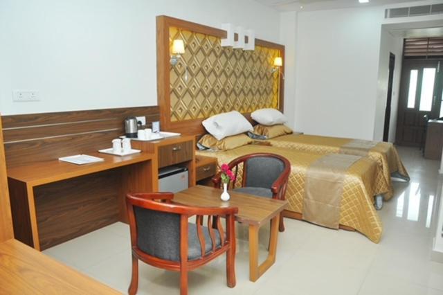 Kallada Mamatha Motels Kunnamkulam エクステリア 写真