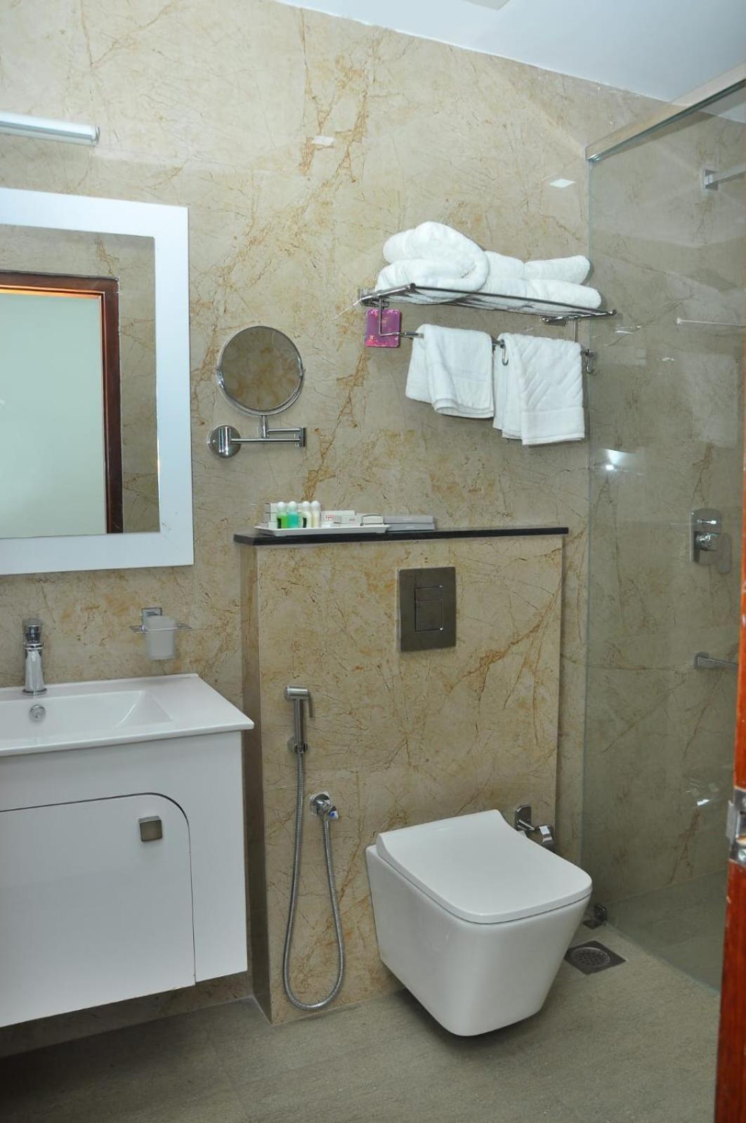 Kallada Mamatha Motels Kunnamkulam エクステリア 写真