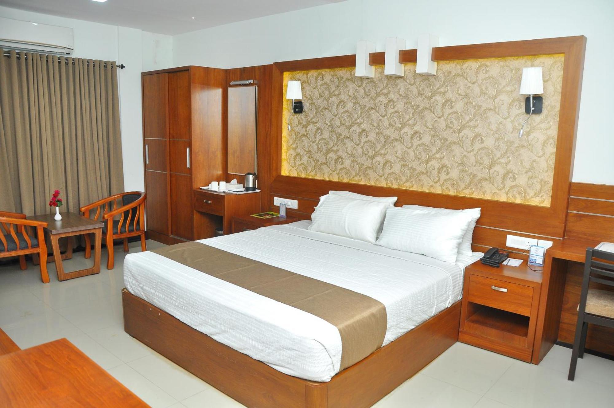 Kallada Mamatha Motels Kunnamkulam エクステリア 写真